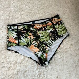 Swimsuits For All Leaf Print Bikini Bottom